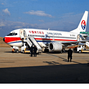 黔江武陵山机场空运航空快运业稳步发展的原因是什么？